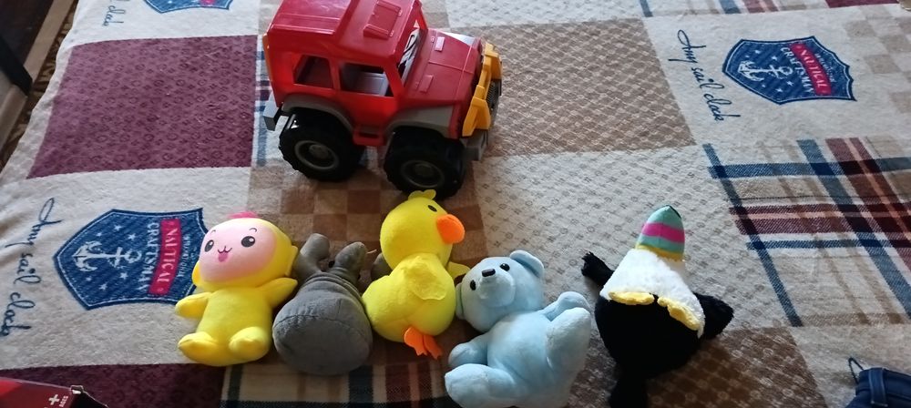 Вещи на мальчика и игрушки