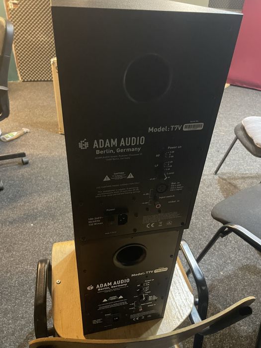 Adam Audio T7V + stative