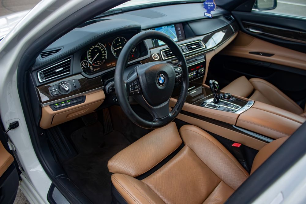 BMW 740XD Seria 7 2010 4 Butoane