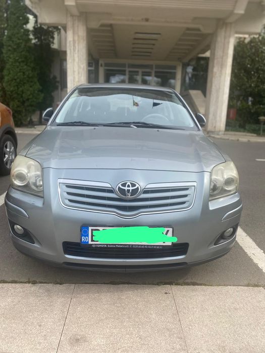 Vând Toyota Avensis 1.8