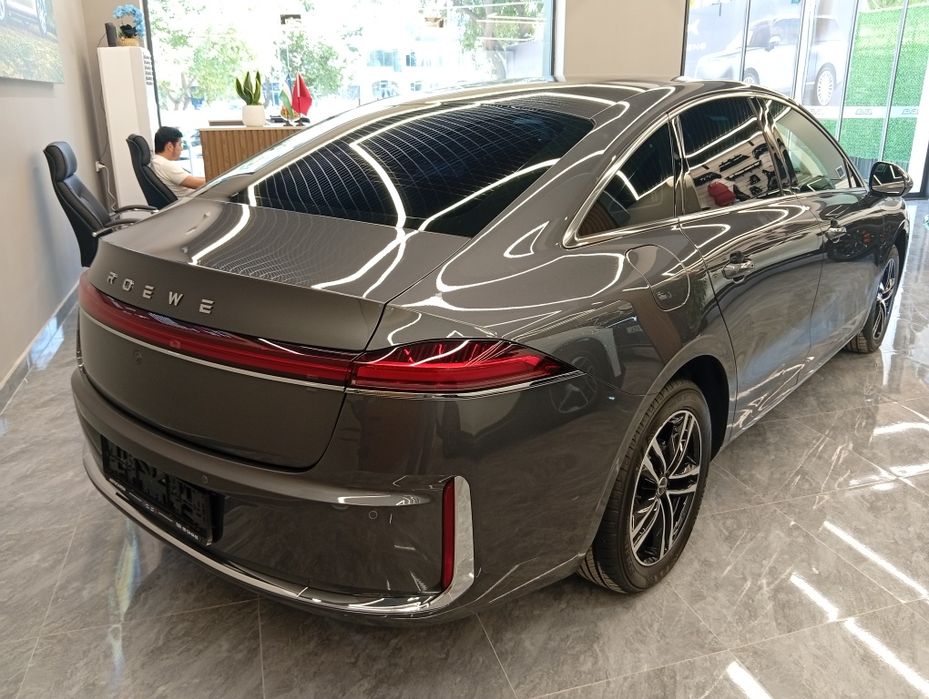 ROEWE M7 DMH 2026
Yangi avtomobil. Premium klassdagi zamonaviy gibrid