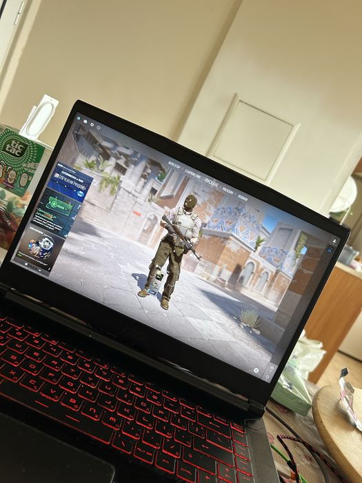 Продавам гейминг лаптоп MSI GF63 Thin 11UC