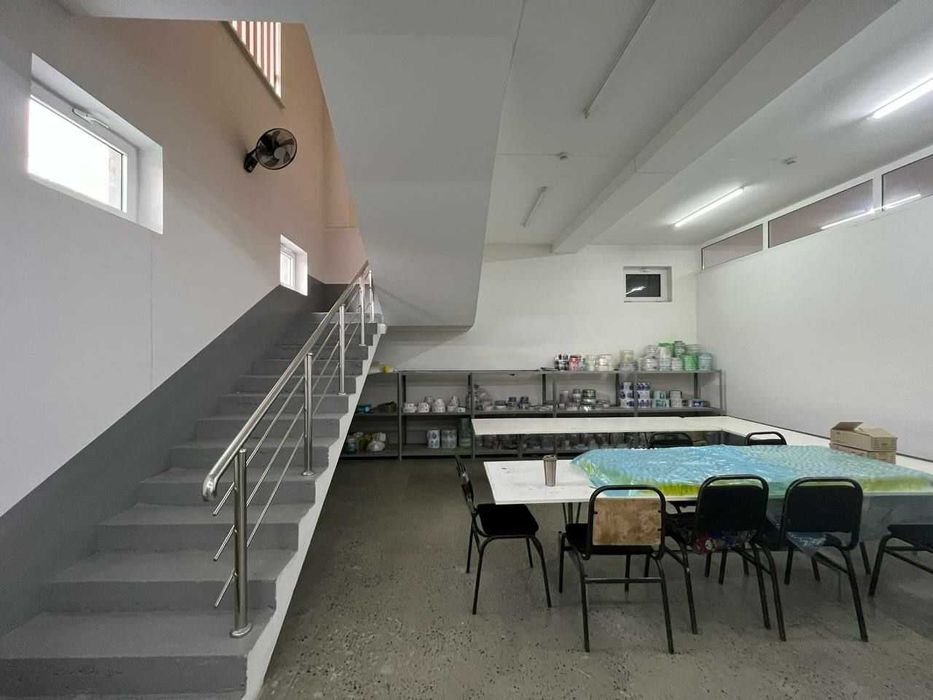 Продаётся 1 700 м² производственный цех.