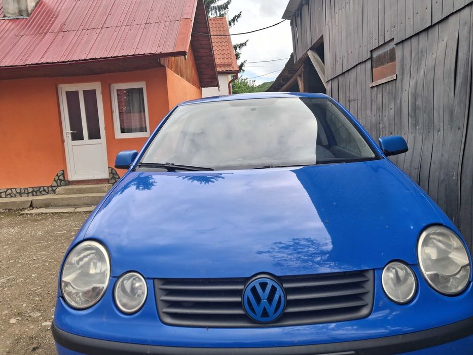 VOLKSWAGEN Polo
