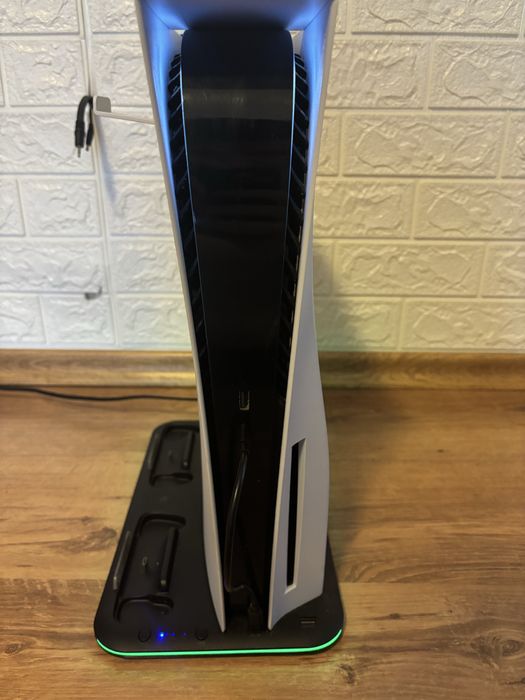 Playstation 5, 2 controllere, 825gb + jocuri bonus