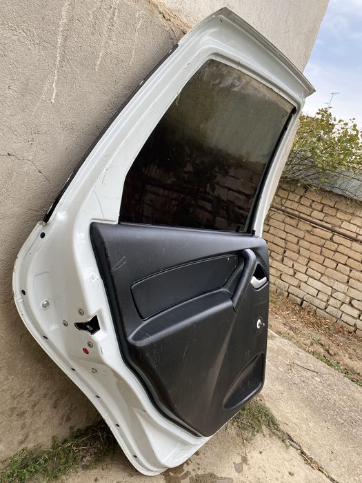 гранта дверь задняя левая