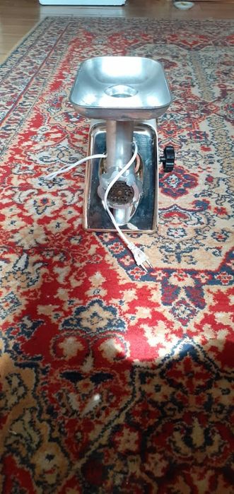 Электро мясорубка 5000