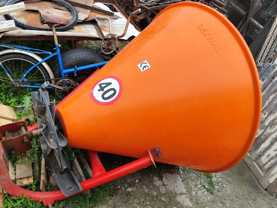 Сеялка за пролетници и торачка