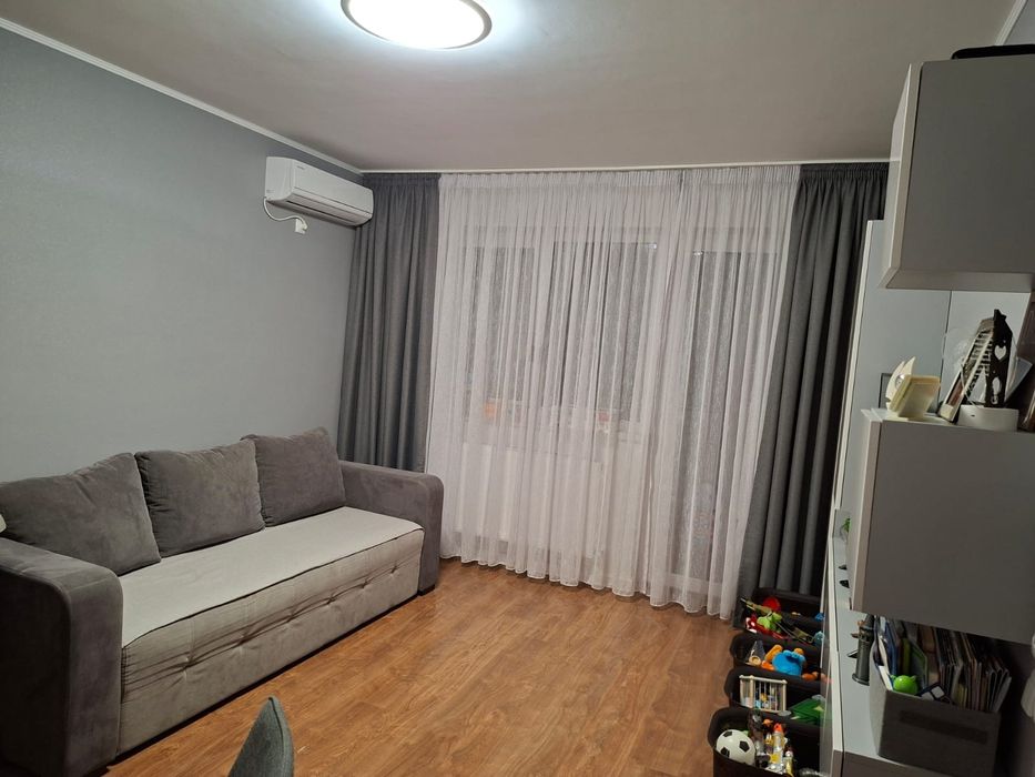 Vand apartament 2 camere