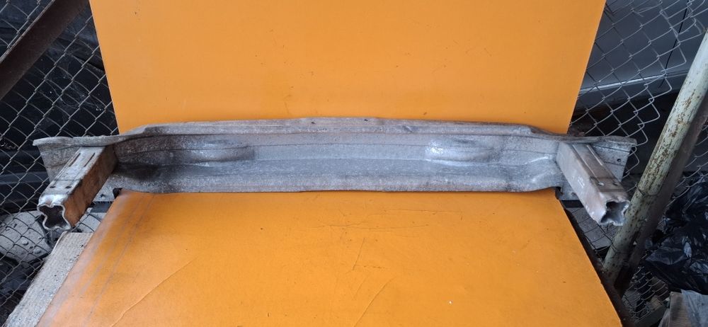 Основа предна броня — Audi A6 C6 (4F) | VW Audi Skoda Seat | OEM 4F0807111 | A6 C6 4F Allroad (4FH)