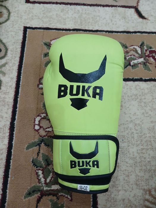 Бокс перчатка Buka