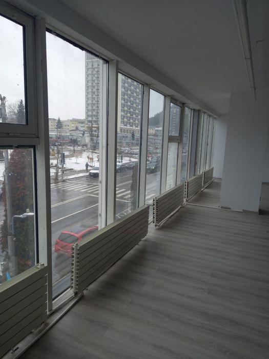 Închiriez spațiu comercial ultracentral Piatra-Neamț