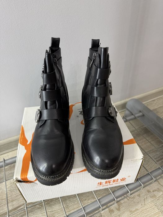 Продам зимние сапоги