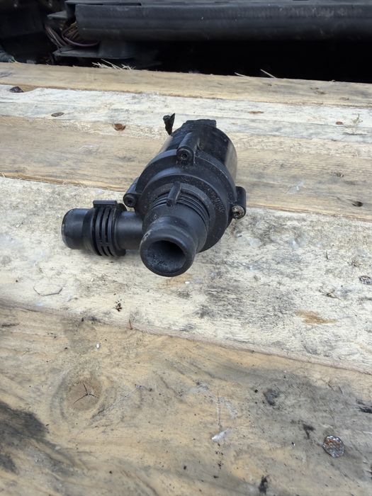 Допълнителна водна помпа парно за BMW E39 E46 E53 / Range Rover L322 – 6904541 / 7.02078.13