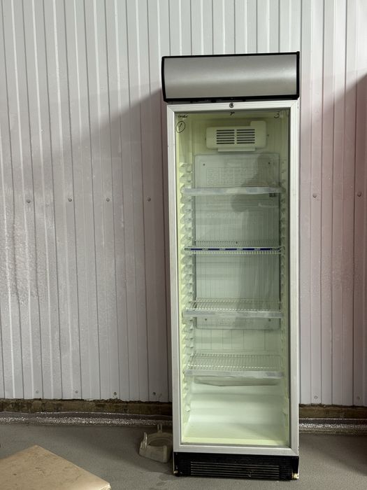 Продам холодилник в рабочем состанае