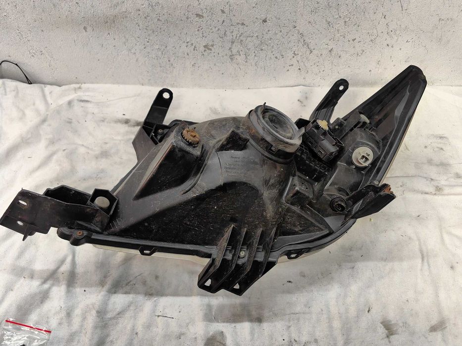 Оригинален   фар  Тойота   Toyota Hilux