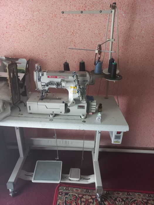 Juita Tikuv mashinasi