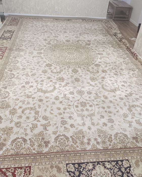 Продам большой ковер б/у