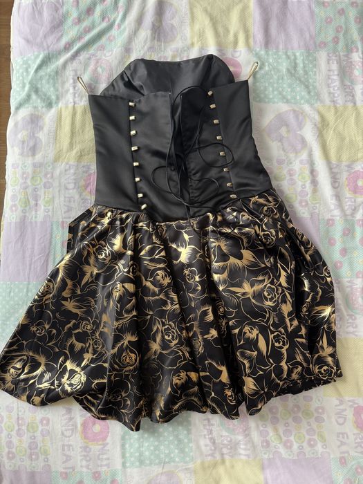 rochie neagra aurie bal