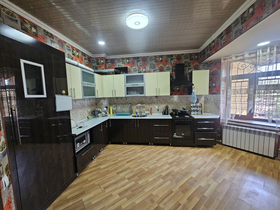 Andijon shaxarda Navoiy prospektda dom 94/17