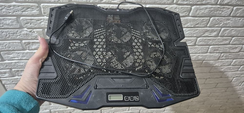 Подставка под ноут охладитель