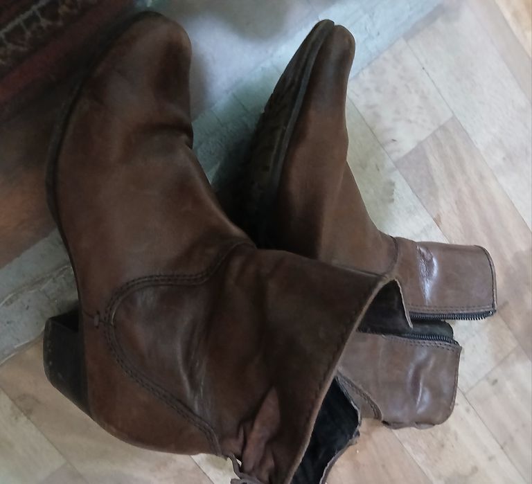 Продам кожаные туфли, кроссовки, полусапожки.