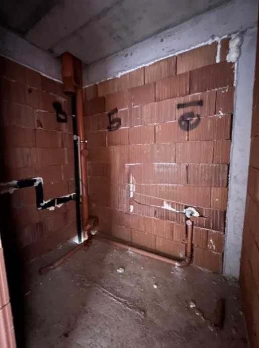 Продава се Двустаен апартамент в Пловдив, Остромила - 58 кв.м за 1379 €/кв.м - Снимка #1