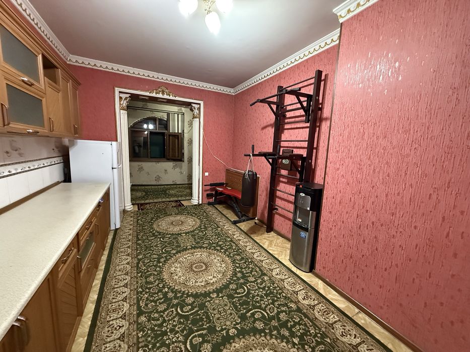 Чилонзор Ц квартал.  2комнатное 90кв банковской квартира Аренда