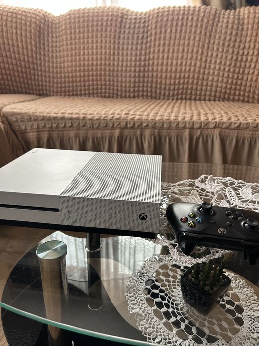 xbox one s + 1 controller