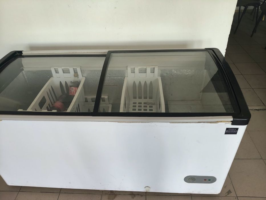 Морозильник витренный 550 л