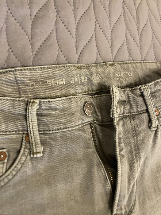 Vand pantaloni blugi
