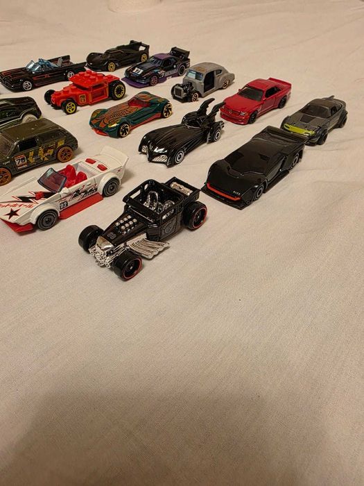 Оригинальные машинки HOT WHEELS