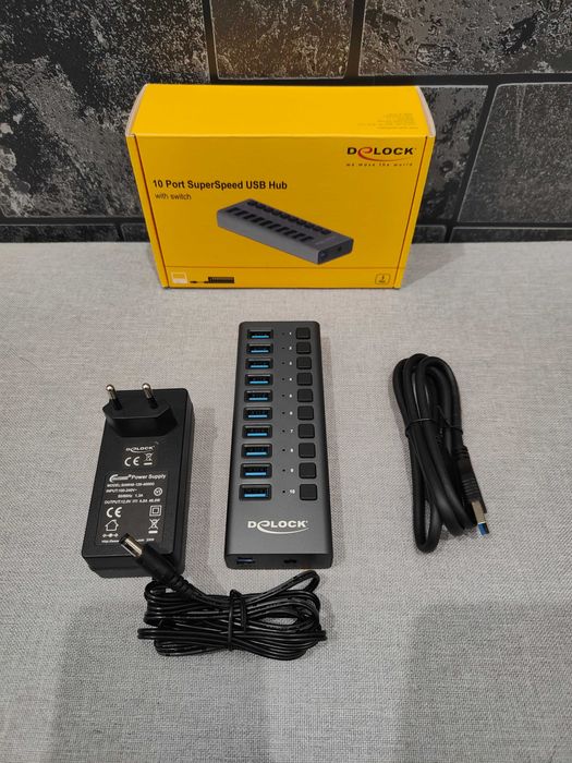 HUB cu 10 porturi USB 3.0 + Switch On/Off, Delock 63670