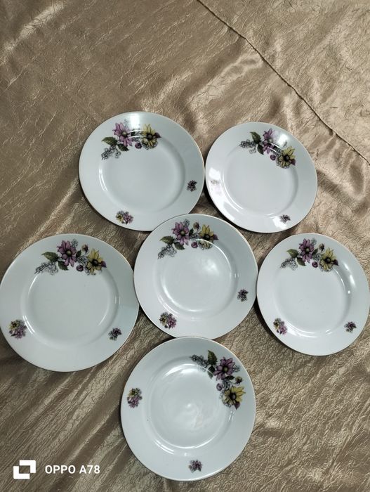 Продам набор тарелок