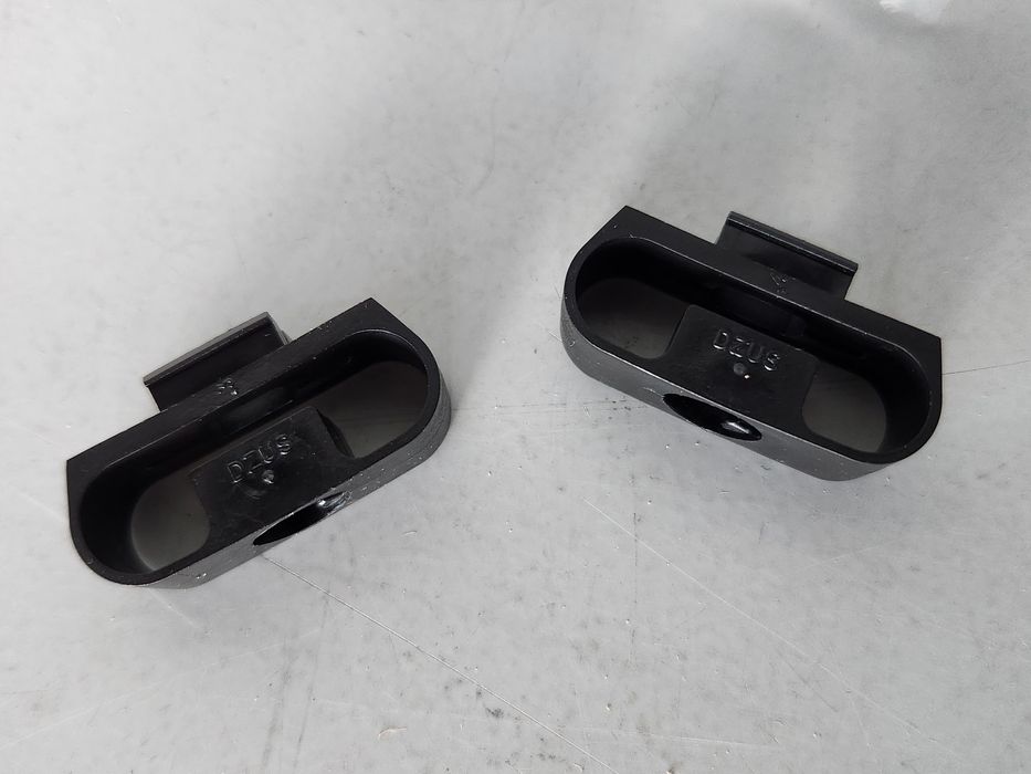 Скоби за закрепване на пластмасата на възд.фитър към рамката KFX700