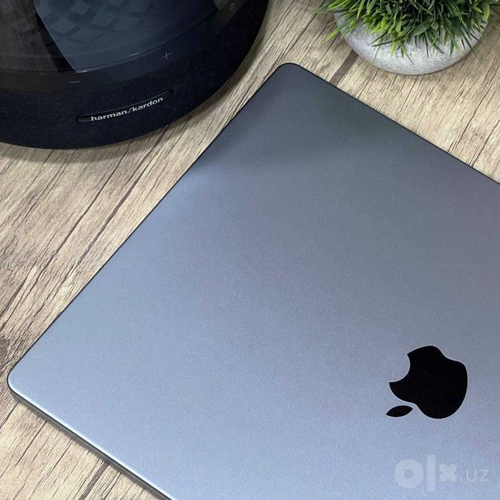 новый MacBook Pro 16” M1 Pro / 16Gb / 512 Gb / 16GPU