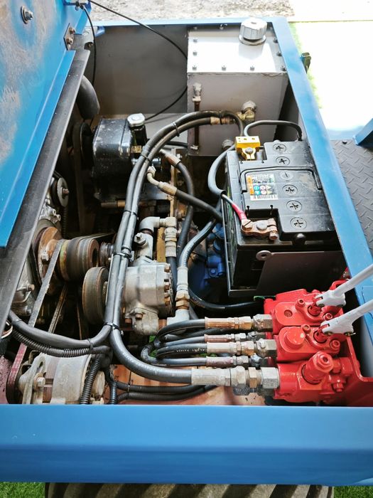 Погрузчик мини фронтальный ( трактор )