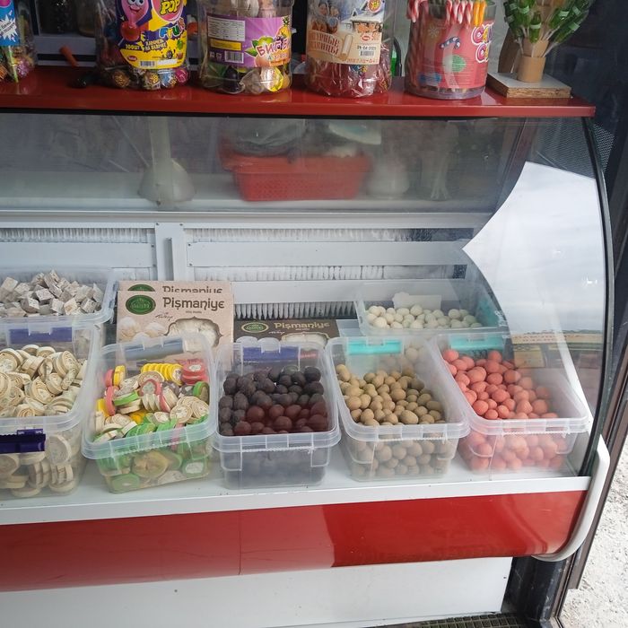 Продам витринный холодильник