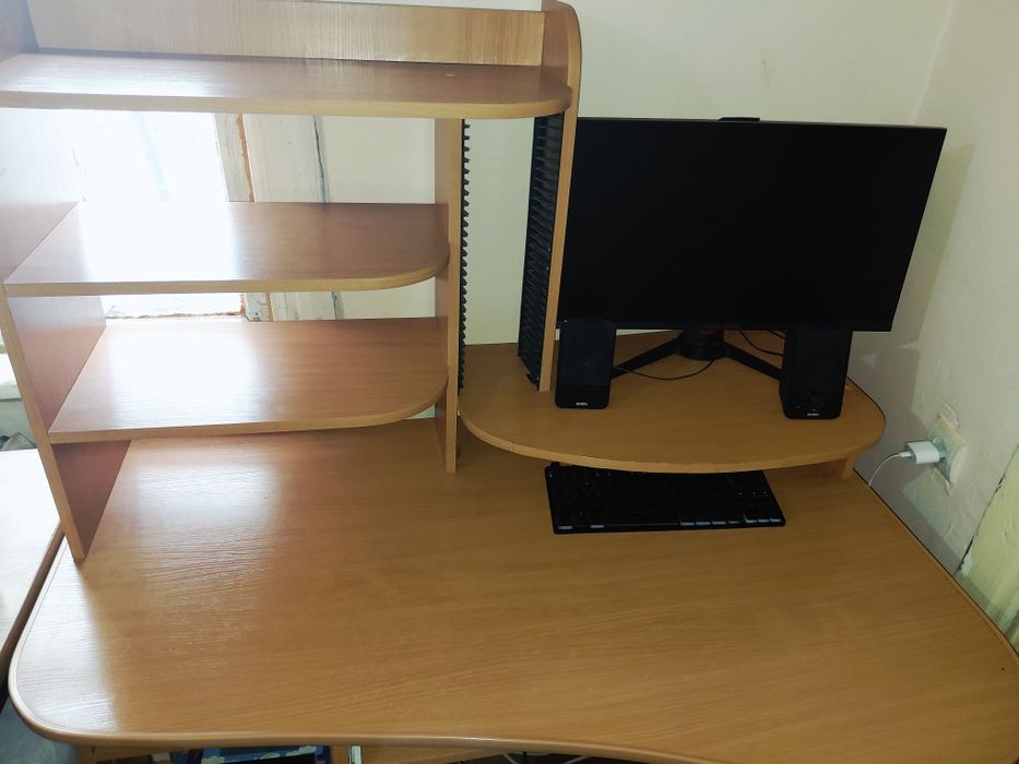 Стол компьютерный