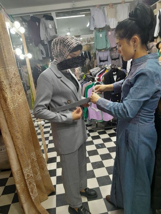 Ayollar kiyimi, kostyum shim