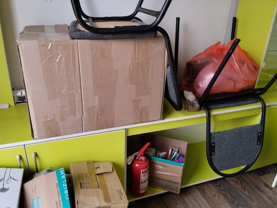 Шкафы витринные,офис