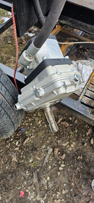 Vând pompă hidraulică despicator lemne
