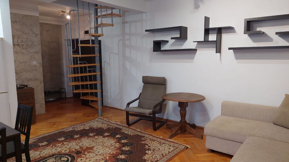 Inchiriez Apartament 3 camere