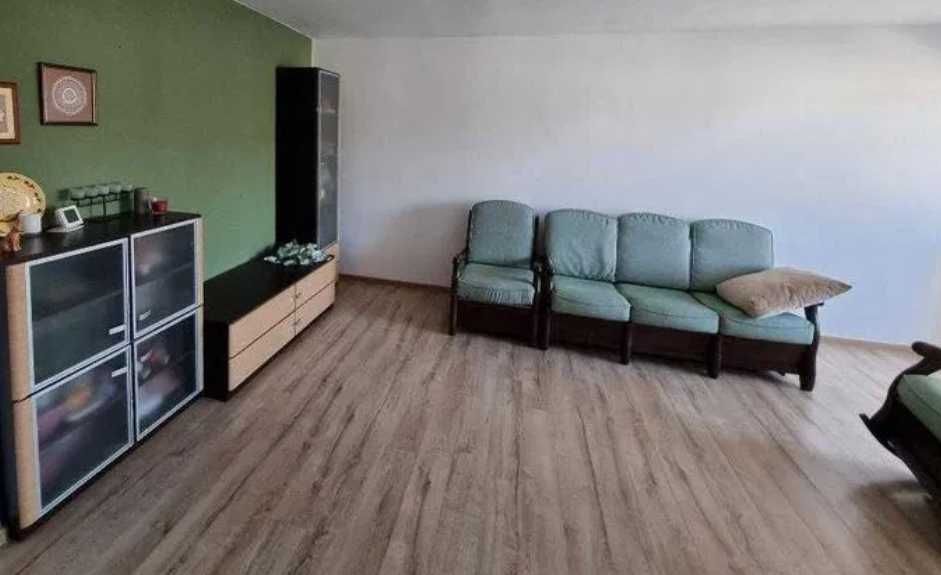 Дава се под наем Тристаен апартамент в Пловдив, Център - 80 кв.м за 255 € - Снимка #2