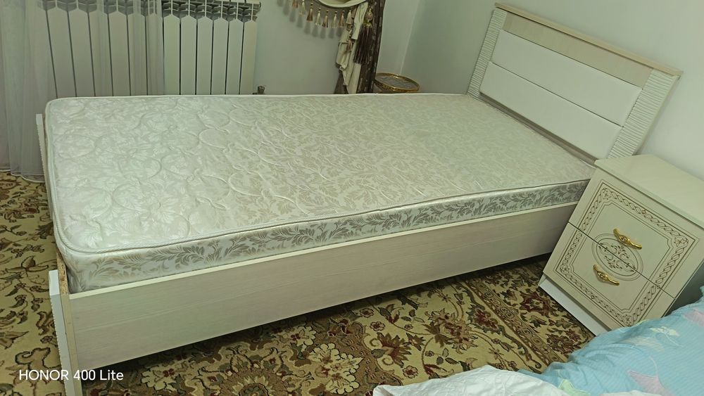 Продам срочно Кровать, одинарный