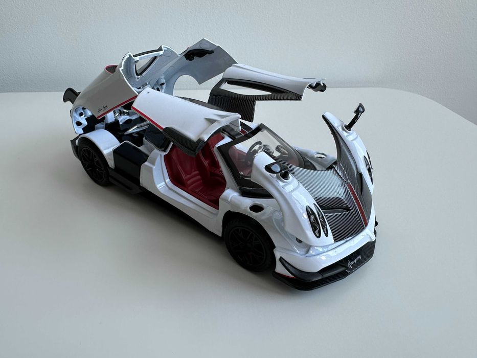 Macheta auto Pagani Huayra BC 1/24