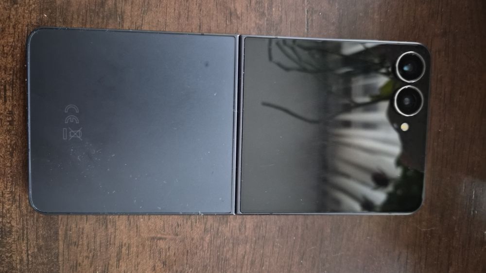 Samsung Galaxy Z Flip 7, Jetblack, 256 GB,  с гаранция!