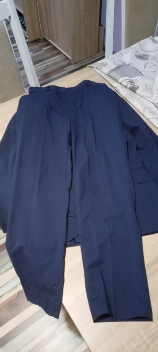 Детски костюм 134 размер тъмно син