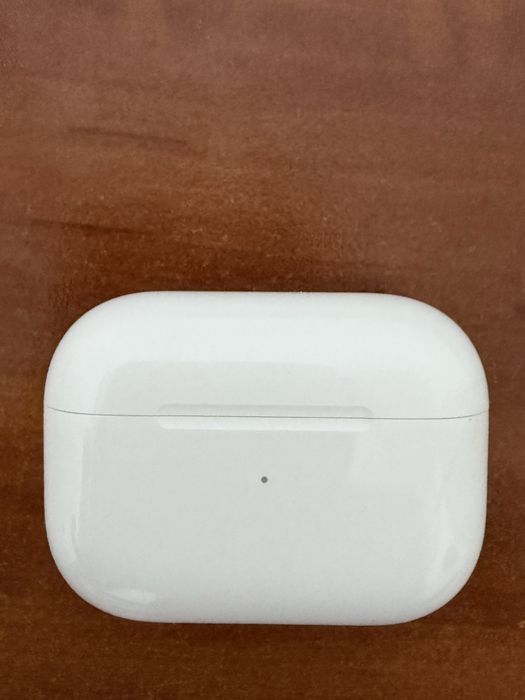 AirPods Pro 2 USB-C – Carcasă + cască stângă