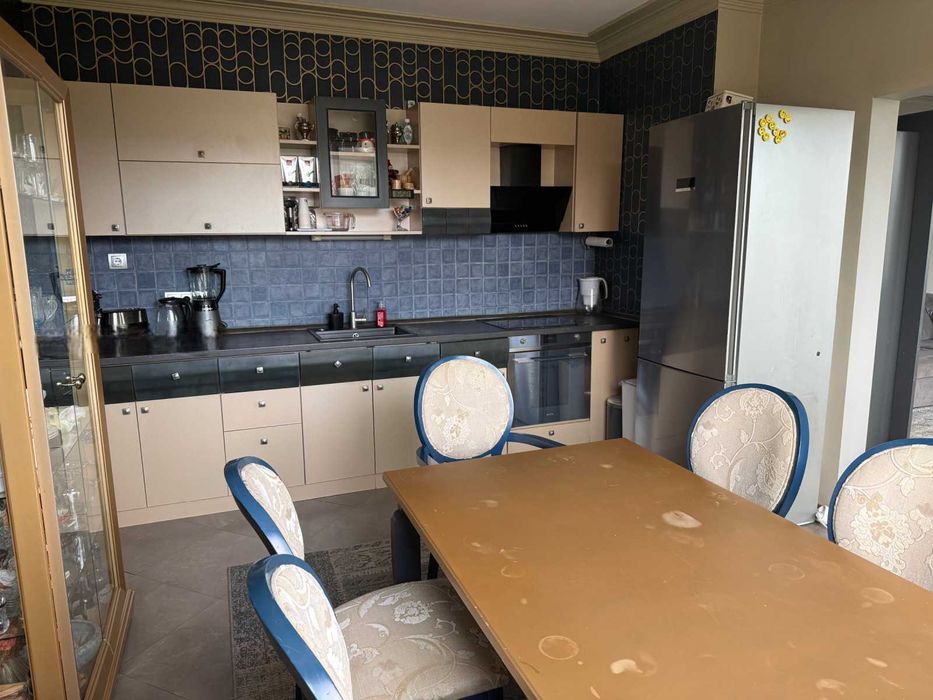 Дава се под наем Четиристаен апартамент в София, Яворов - 100 кв.м за 987.36 € - Снимка #1